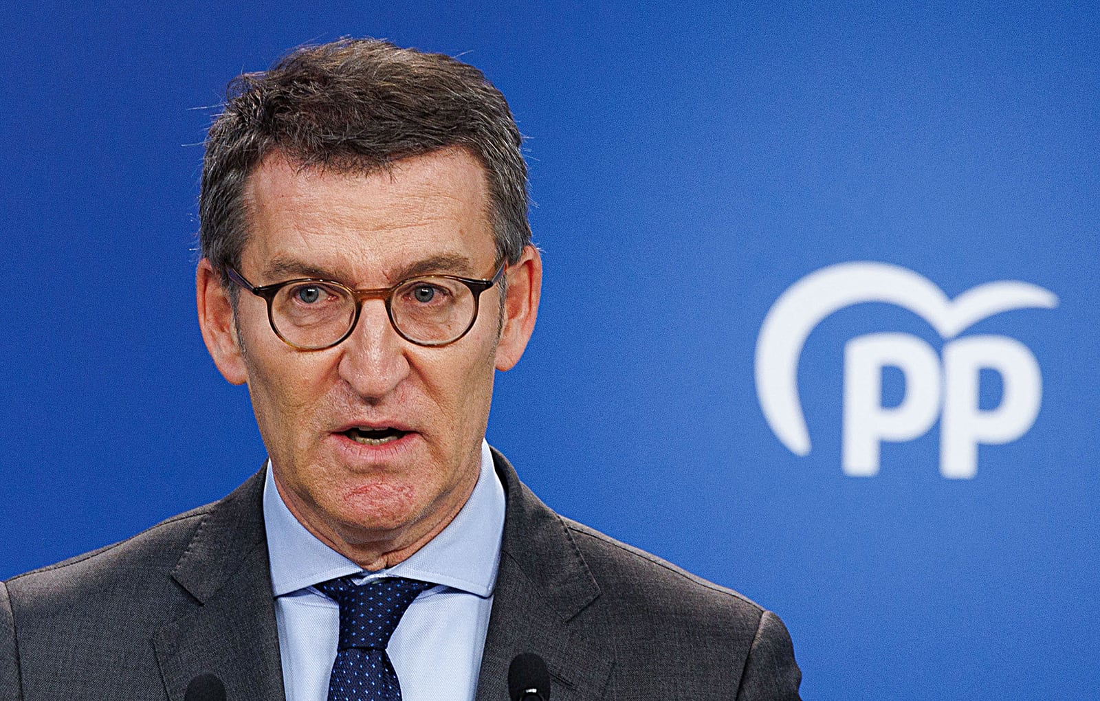 Costas deniega acceso a playa a pareja de Feijóo